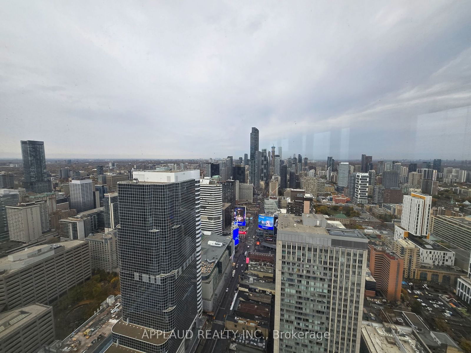 197 Yonge St, unit 5002 for rent