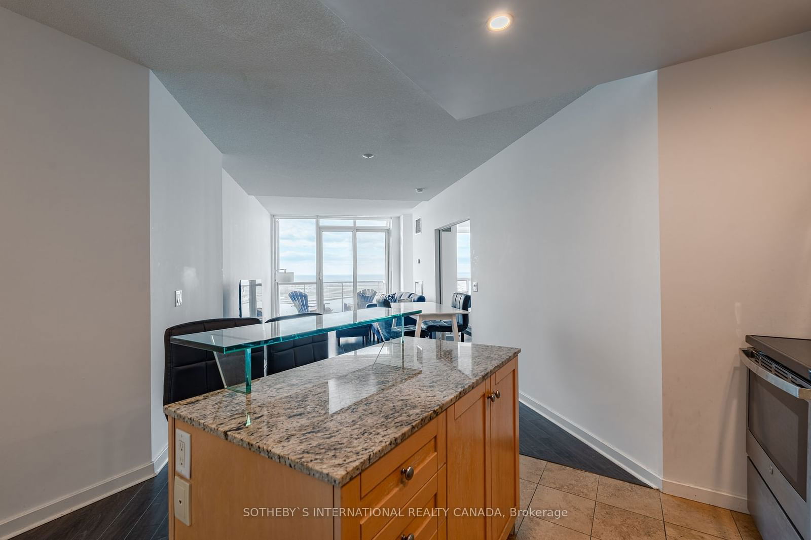 218 Queen's Quay W, unit 2710 for rent