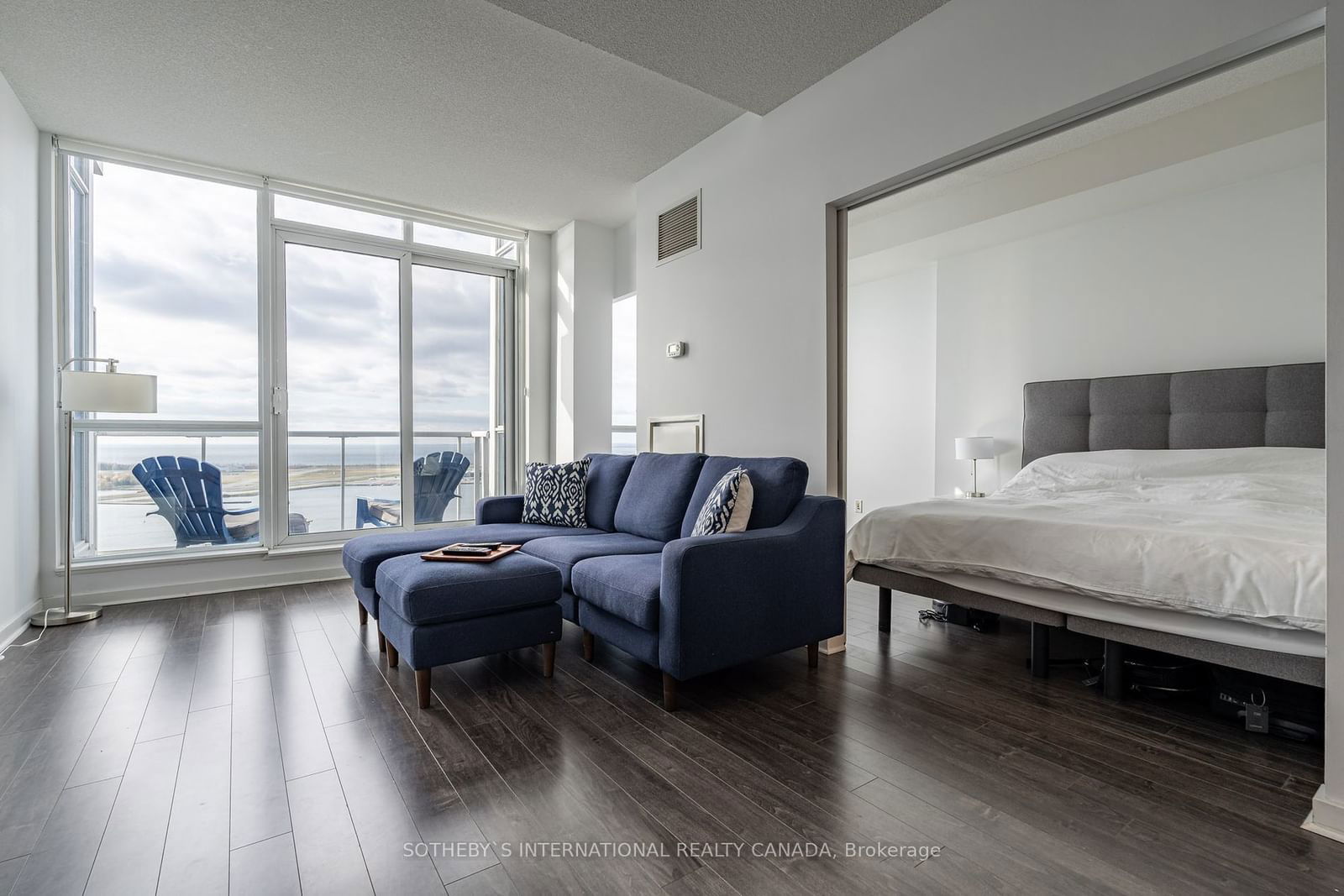 218 Queen's Quay W, unit 2710 for rent