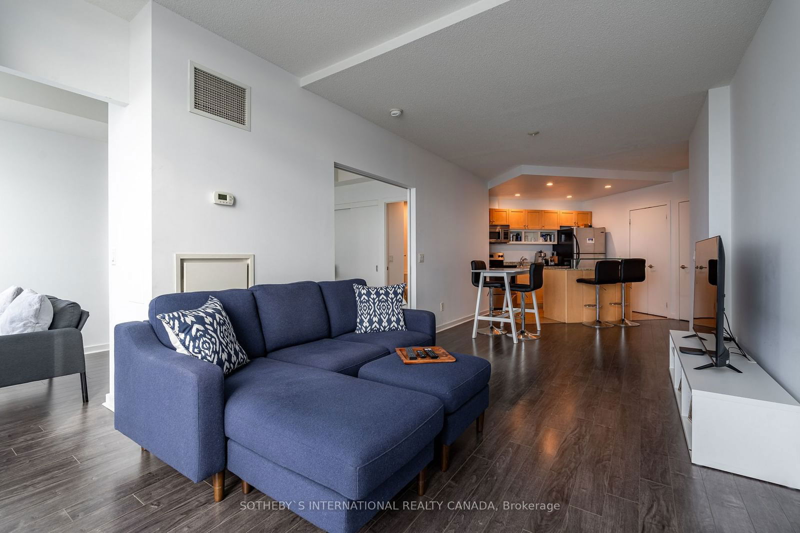 218 Queen's Quay W, unit 2710 for rent