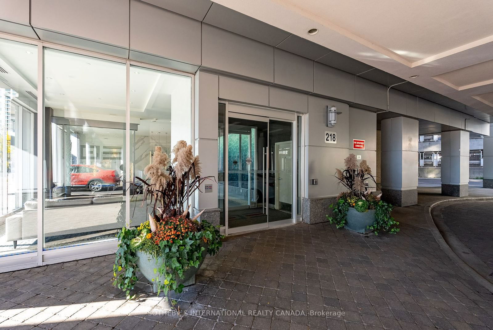 218 Queen's Quay W, unit 2710 for rent