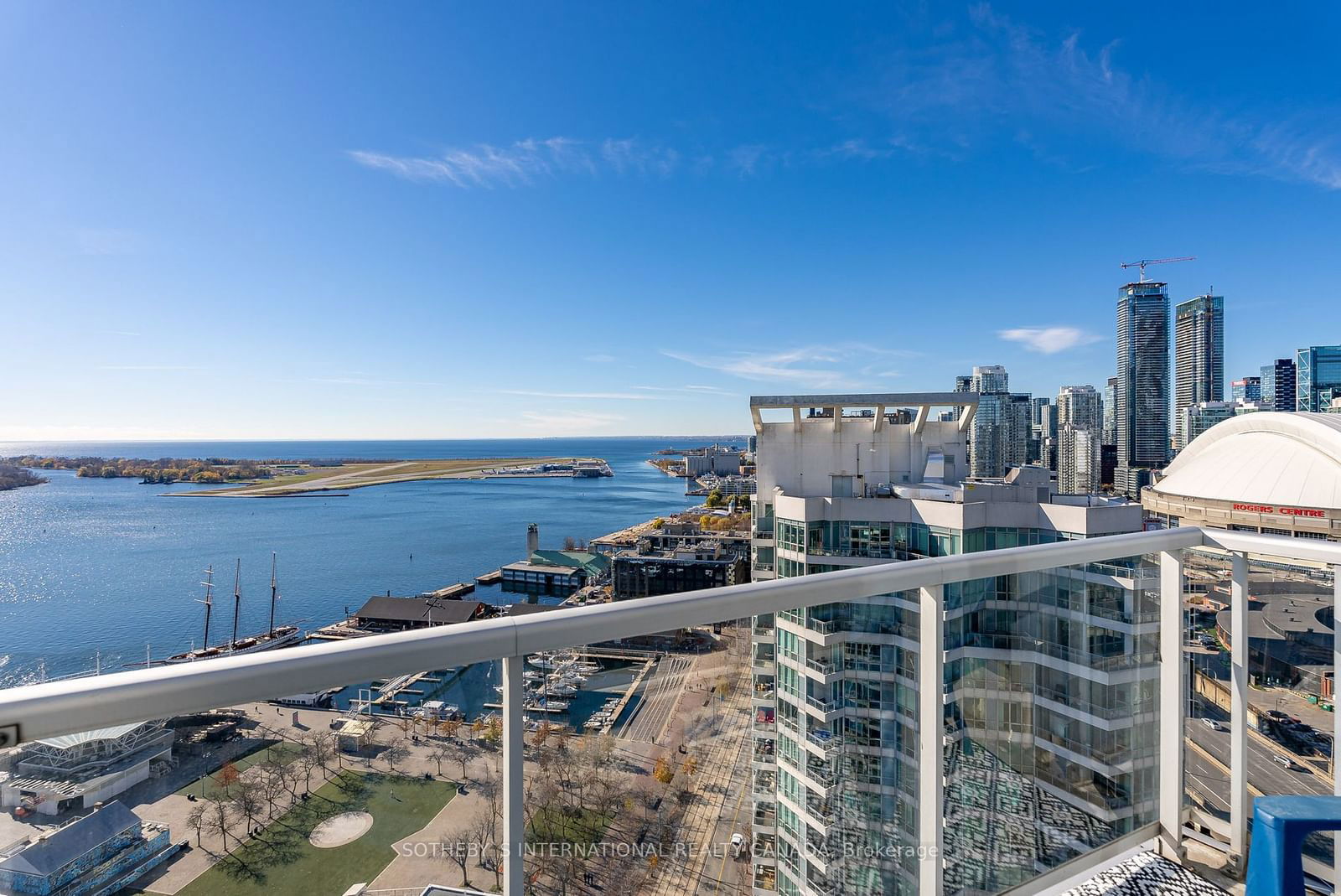 218 Queen's Quay W, unit 2710 for rent