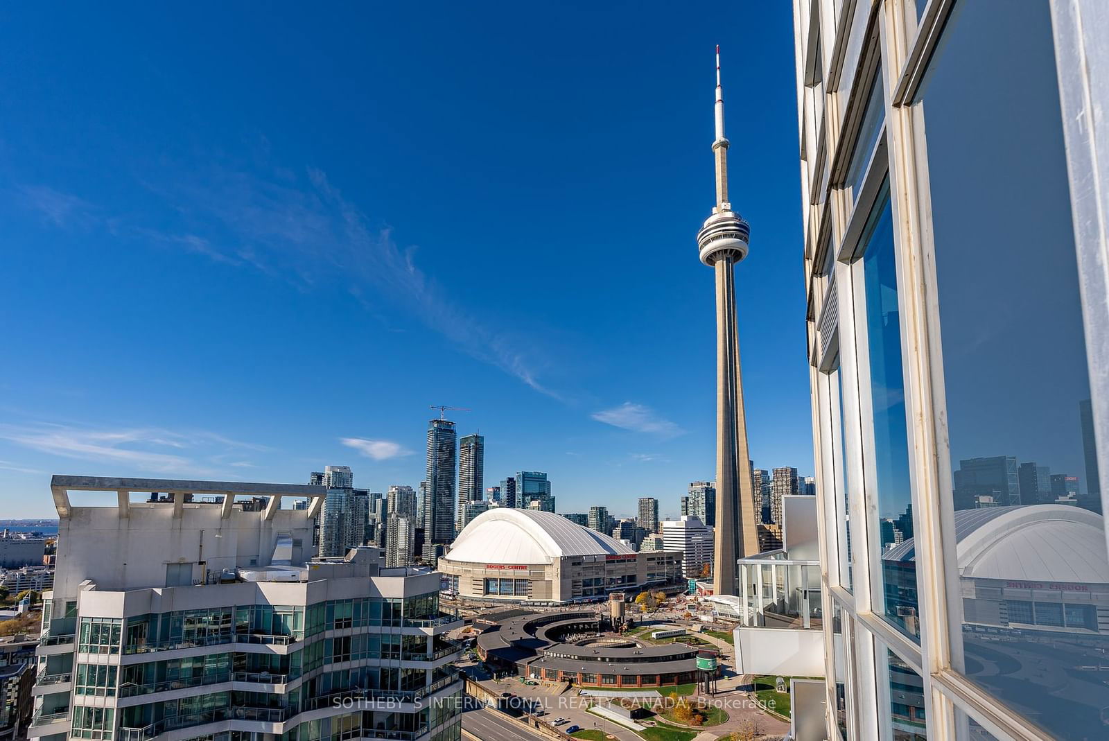 218 Queen's Quay W, unit 2710 for rent