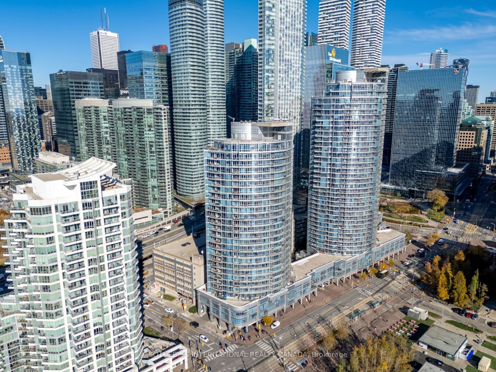 218 Queen's Quay W, unit 2710 for rent