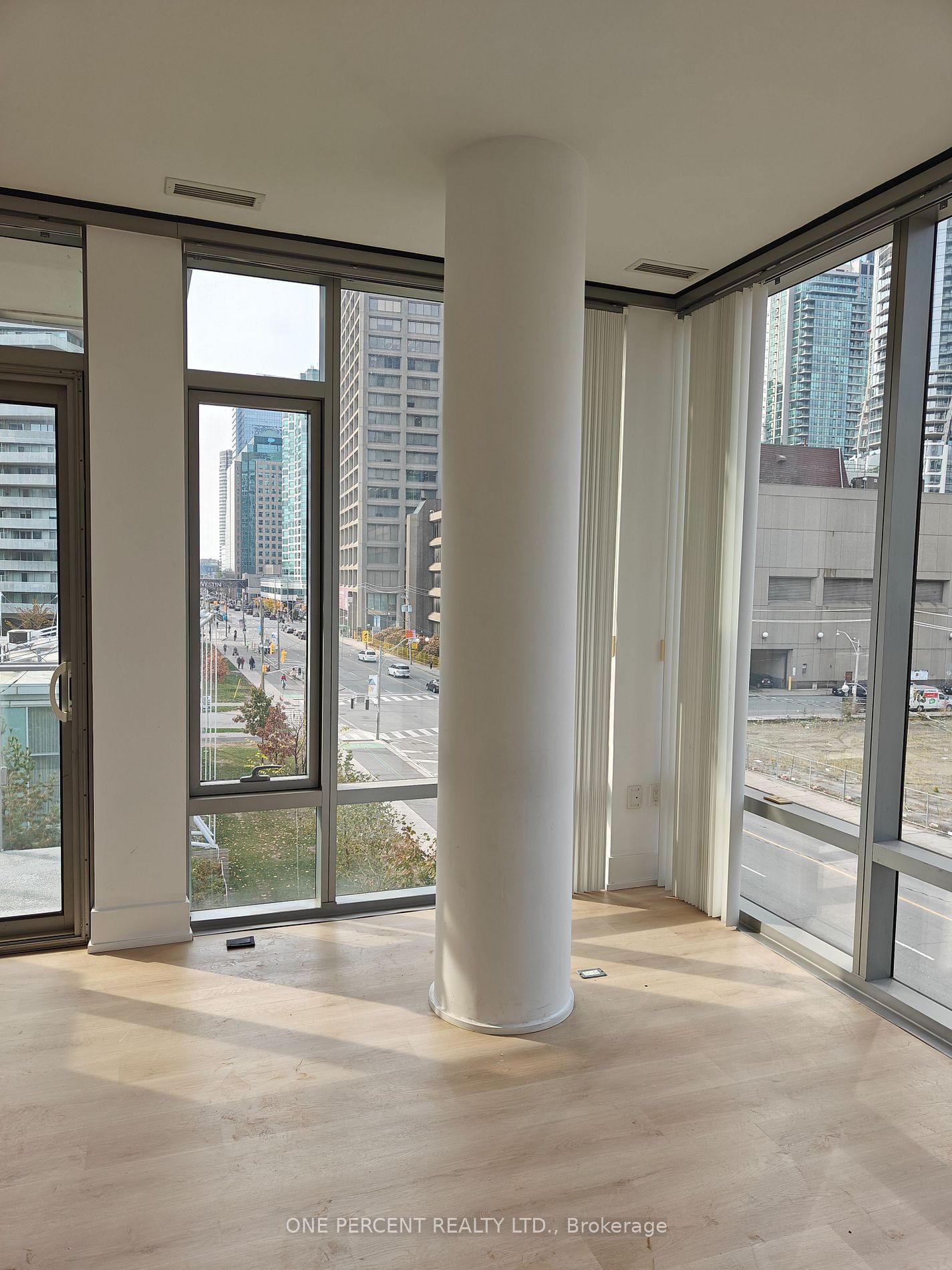 39 Queens Quay E, unit 441 for rent