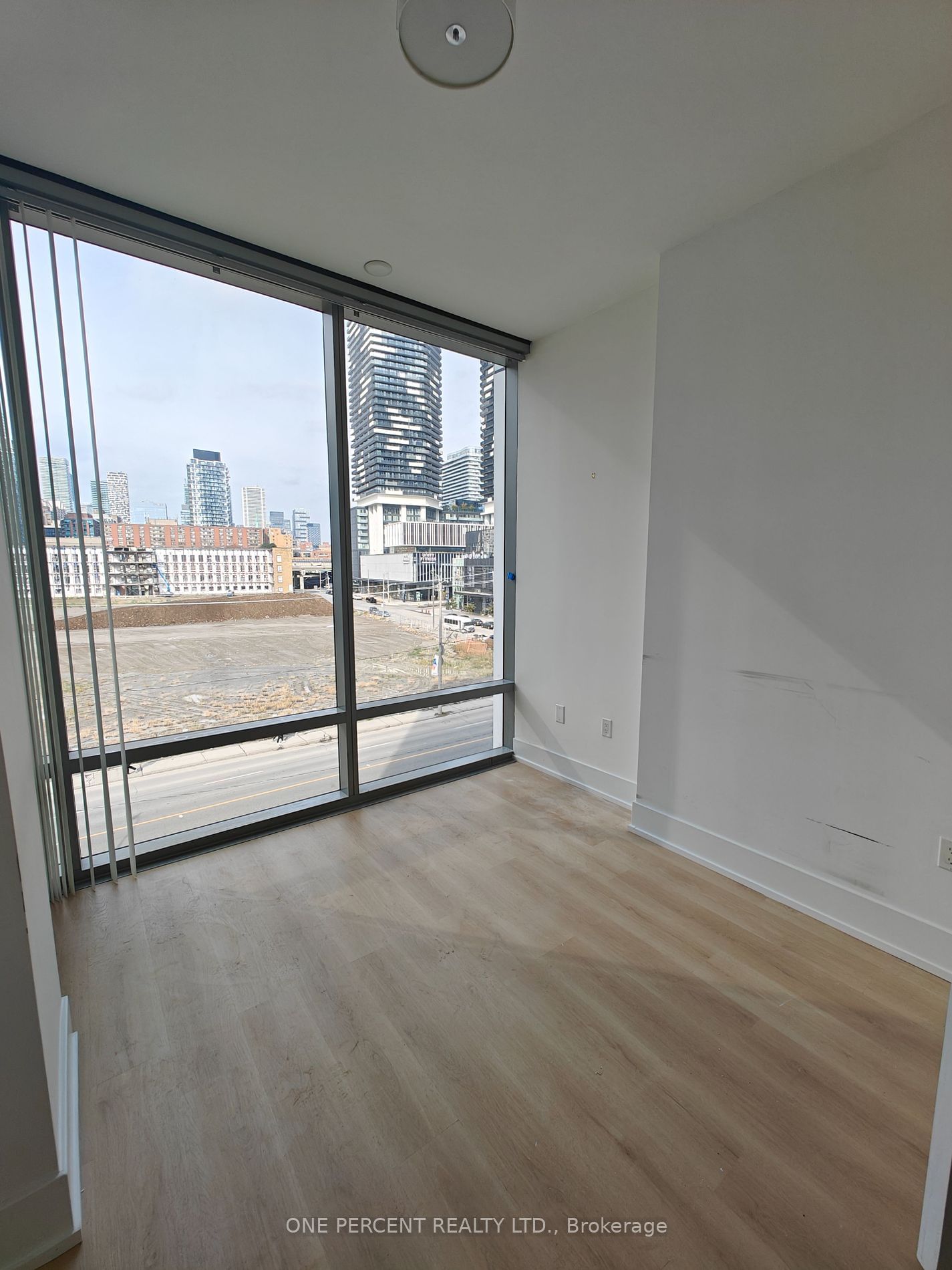 39 Queens Quay E, unit 441 for rent