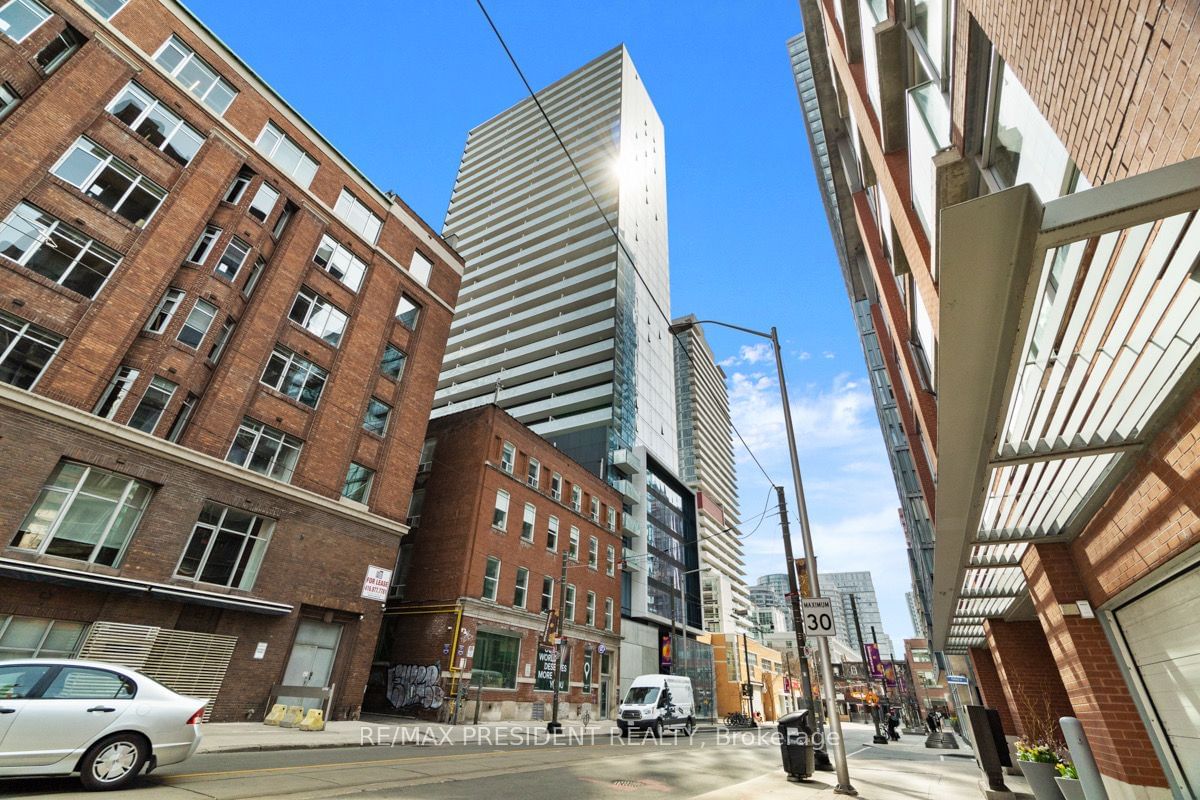 11 Charlotte St, unit 2901 for rent