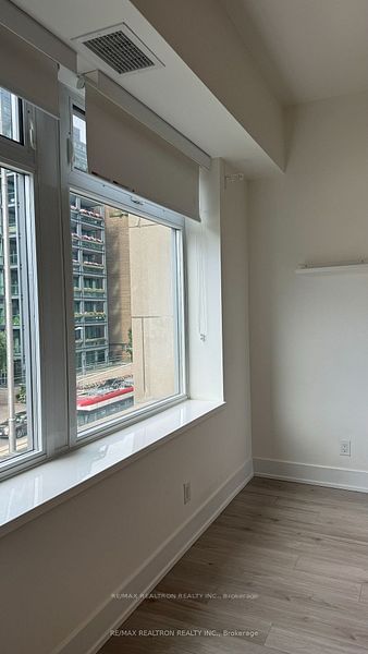 111 St Clair Ave W, unit 323 for rent