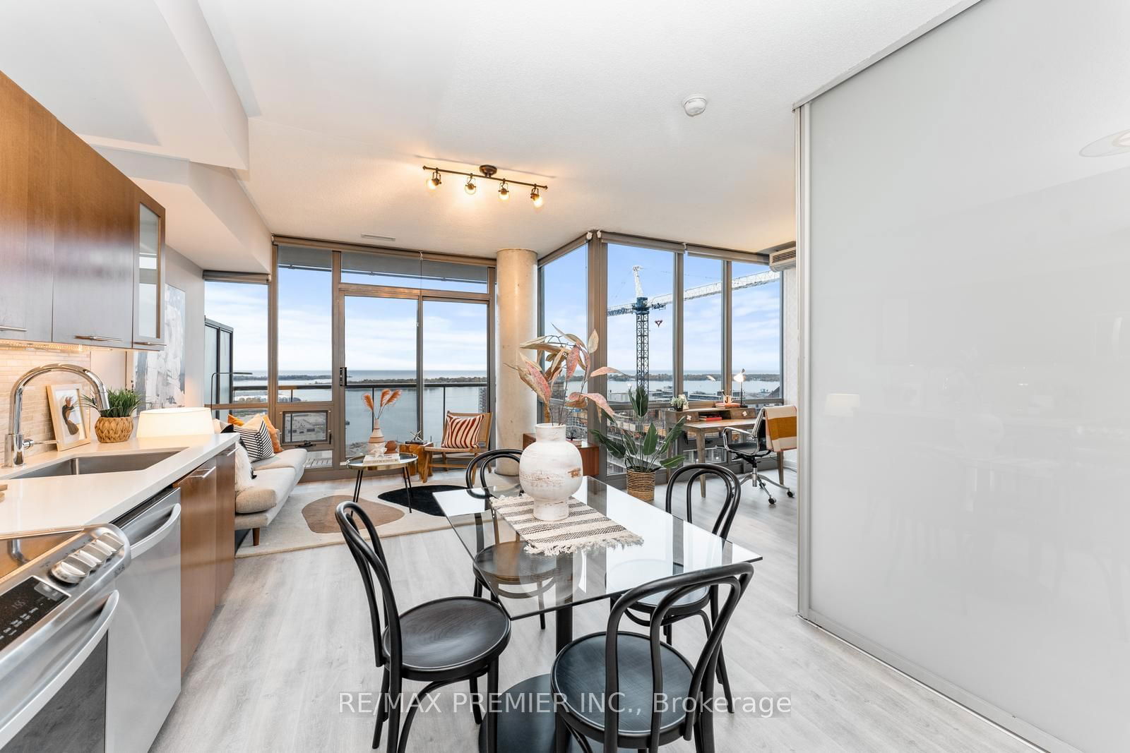 33 Mill St, unit 2506 for sale