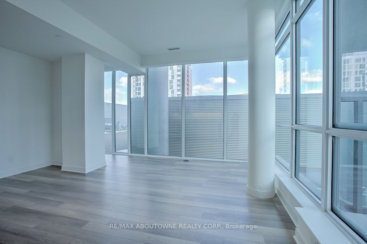 290 Adelaide St W, unit 802 for sale