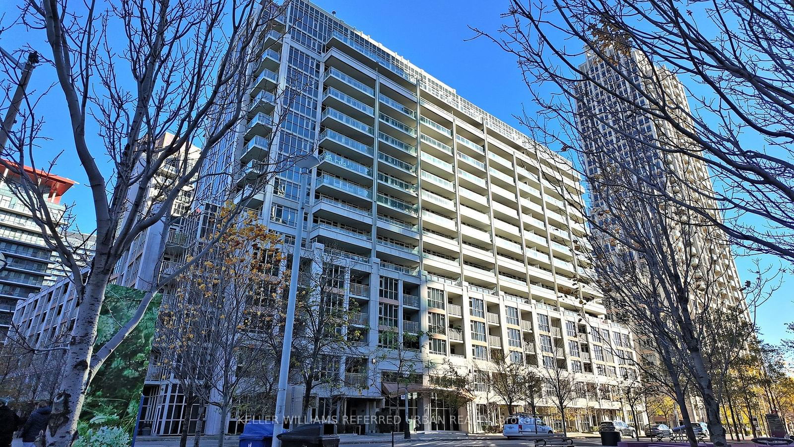 35 Bastion St, unit 826 for sale