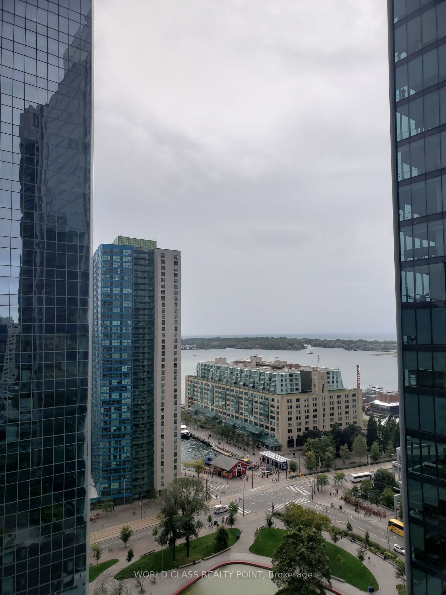 100 Harbour St, unit 2207 for rent