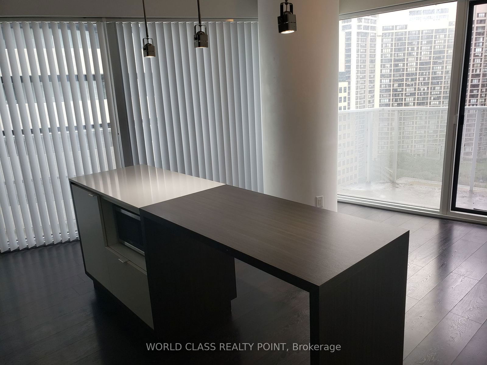 100 Harbour St, unit 2207 for rent