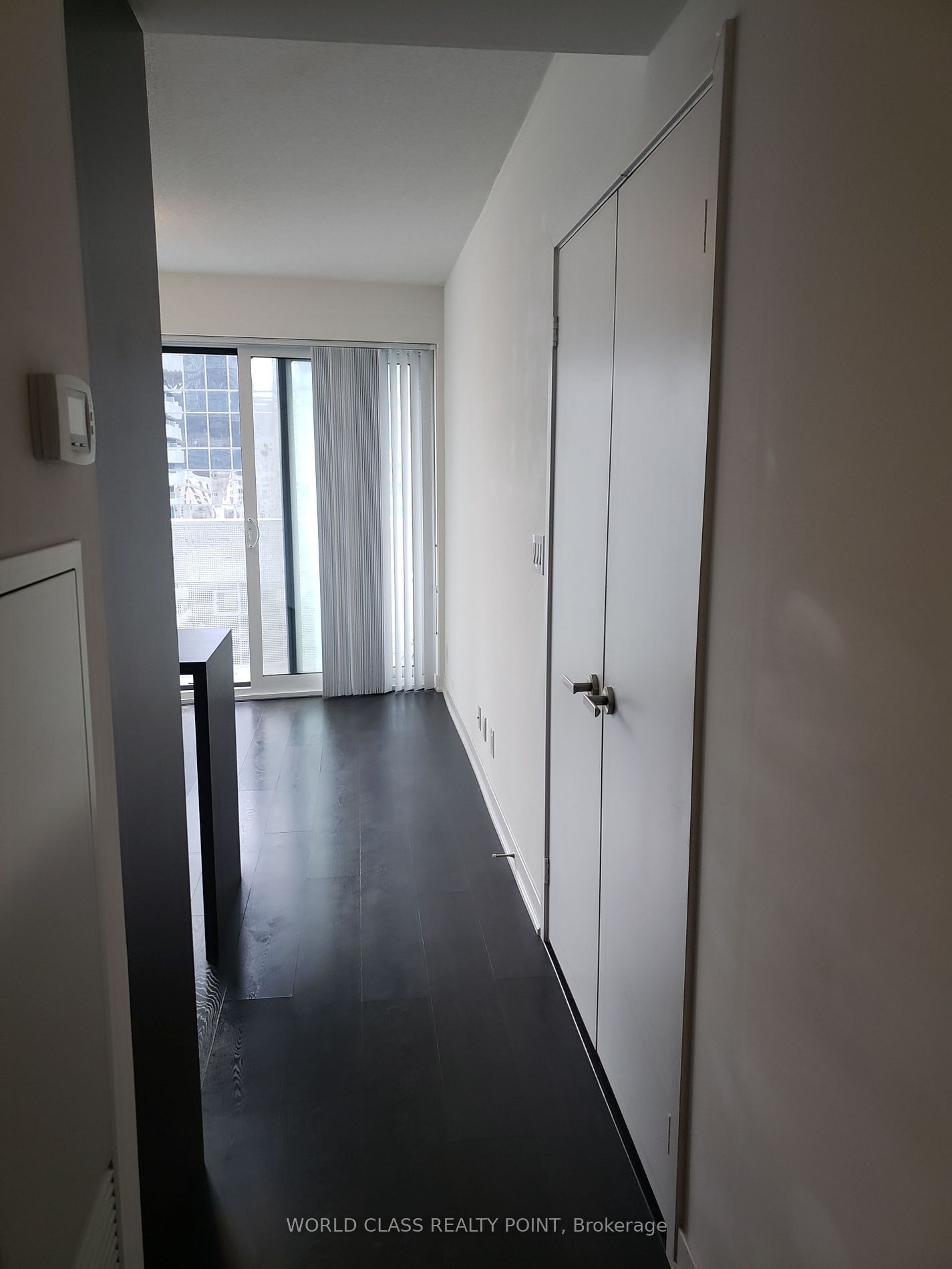 100 Harbour St, unit 2207 for rent