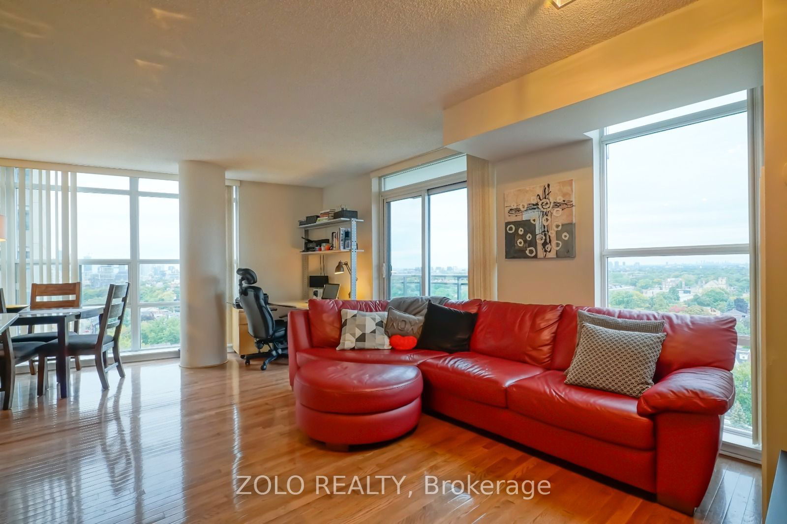 736 Spadina Ave, unit 1404 for rent