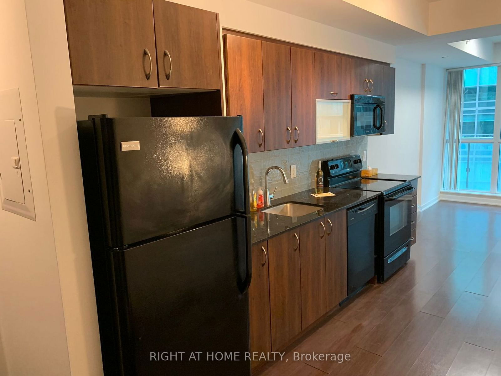 150 East Liberty St, unit 1105 for rent