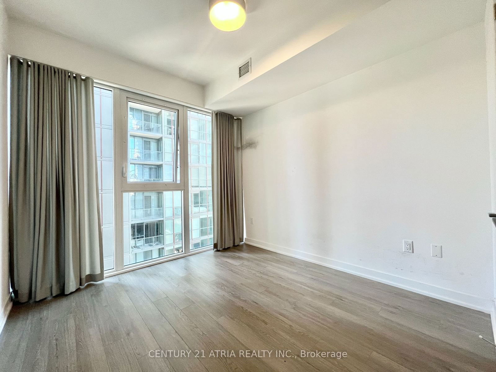 357 King St W, unit 1209 for rent