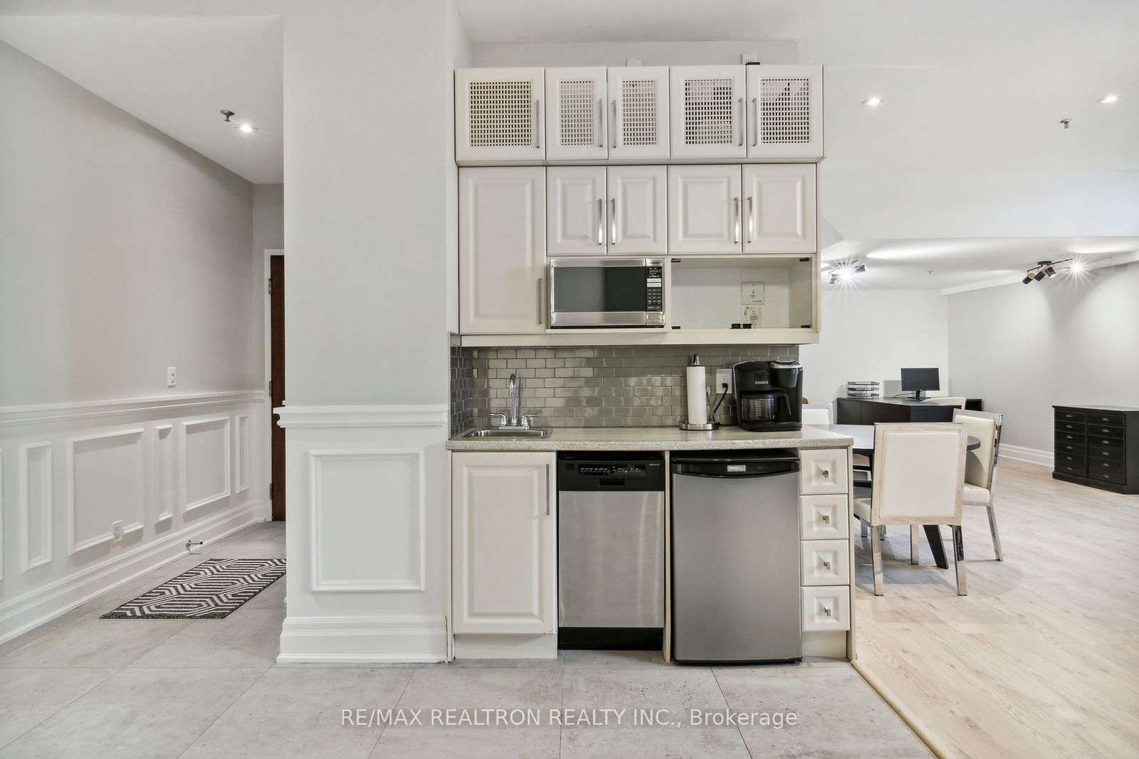 73 Richmond St W, unit L06 for sale