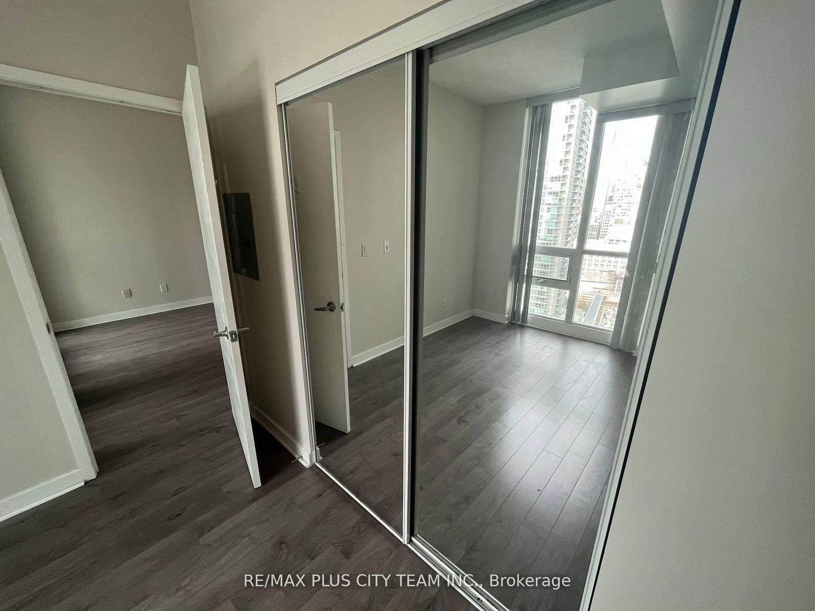 12 Yonge St, unit 2311 for rent