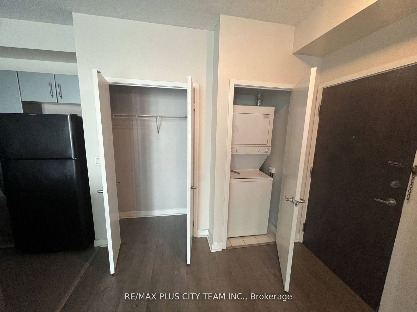 12 Yonge St, unit 2311 for rent