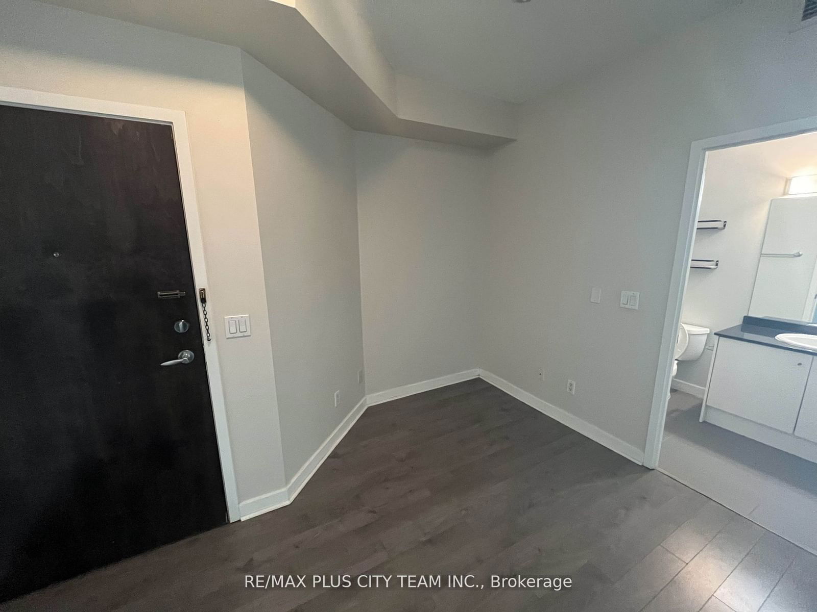 12 Yonge St, unit 2311 for rent