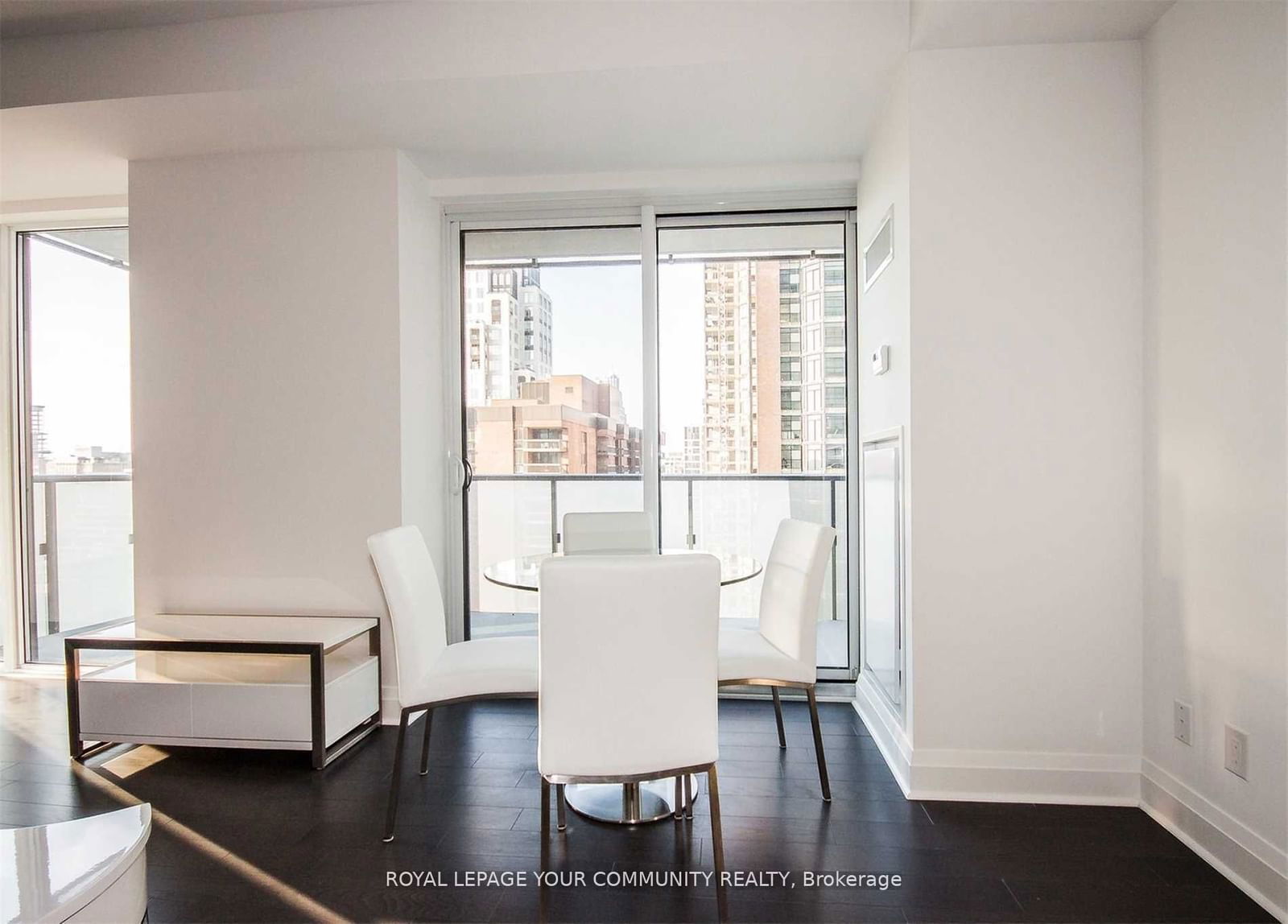 1080 Bay St, unit 1708 for rent