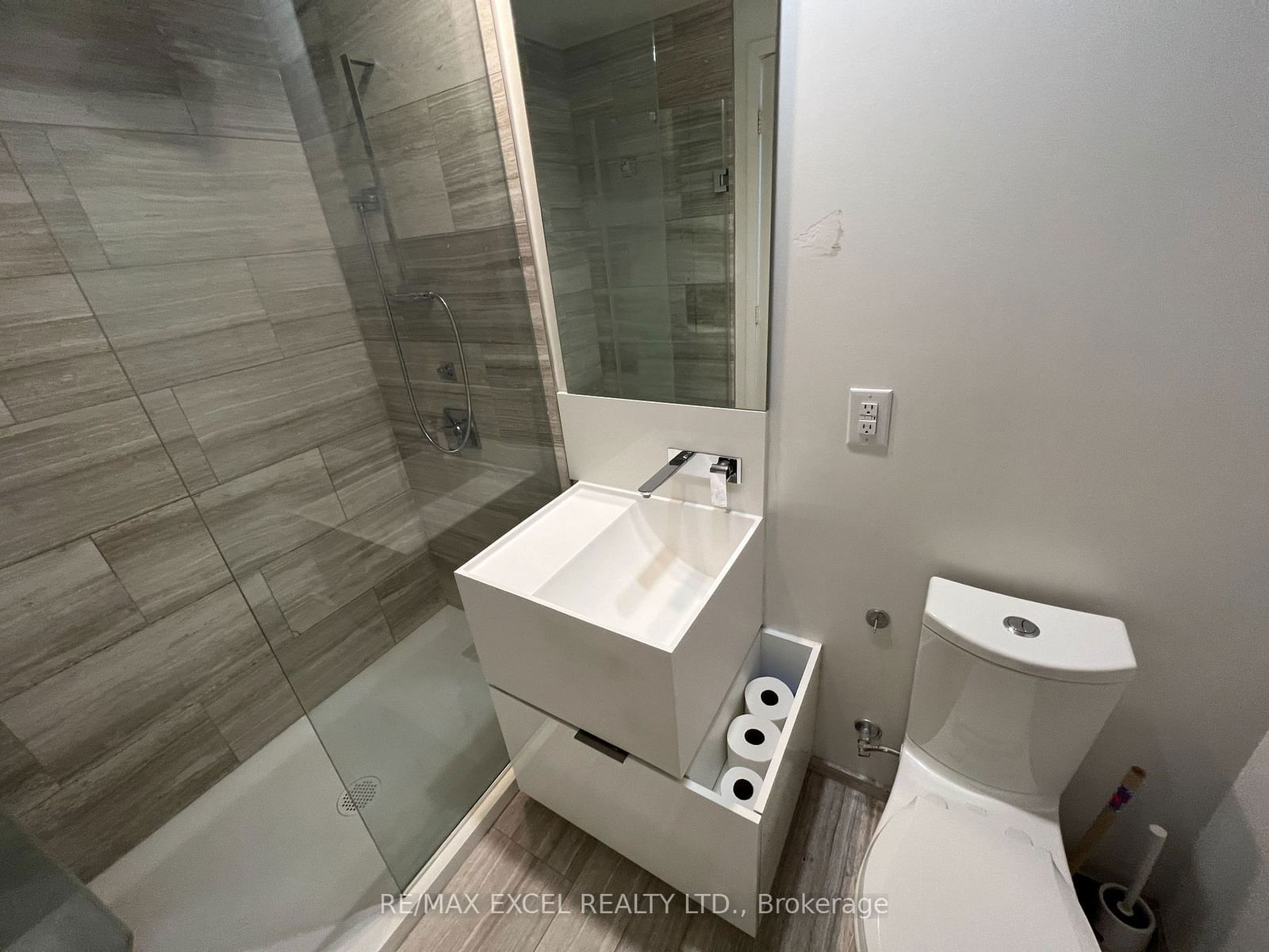 1 Bloor St E, unit 7102 for rent