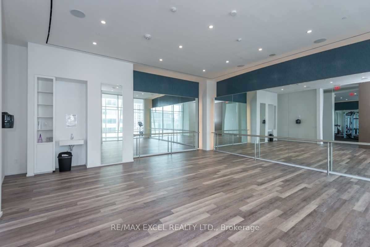 1 Bloor St E, unit 7102 for rent