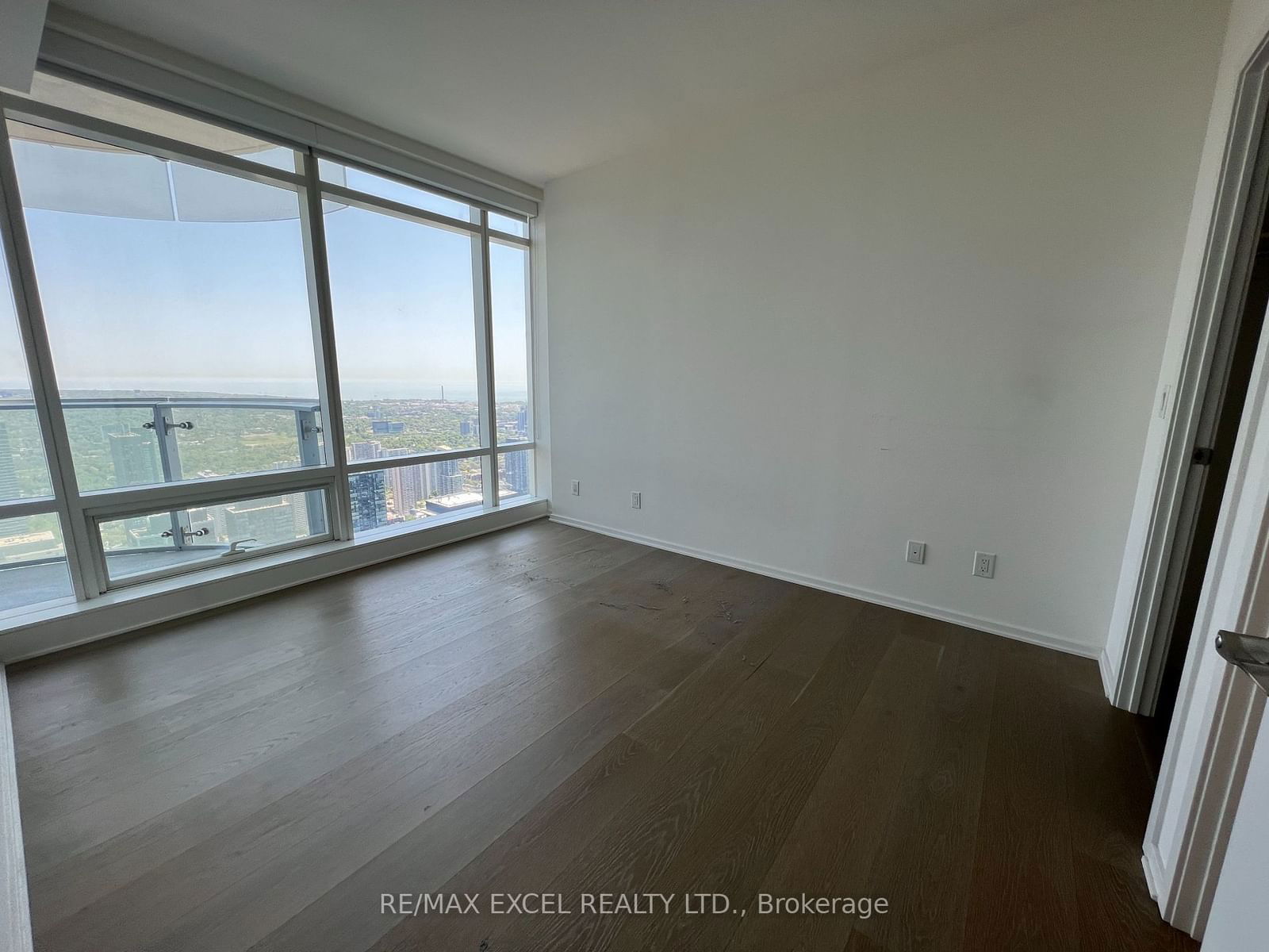 1 Bloor St E, unit 7102 for rent