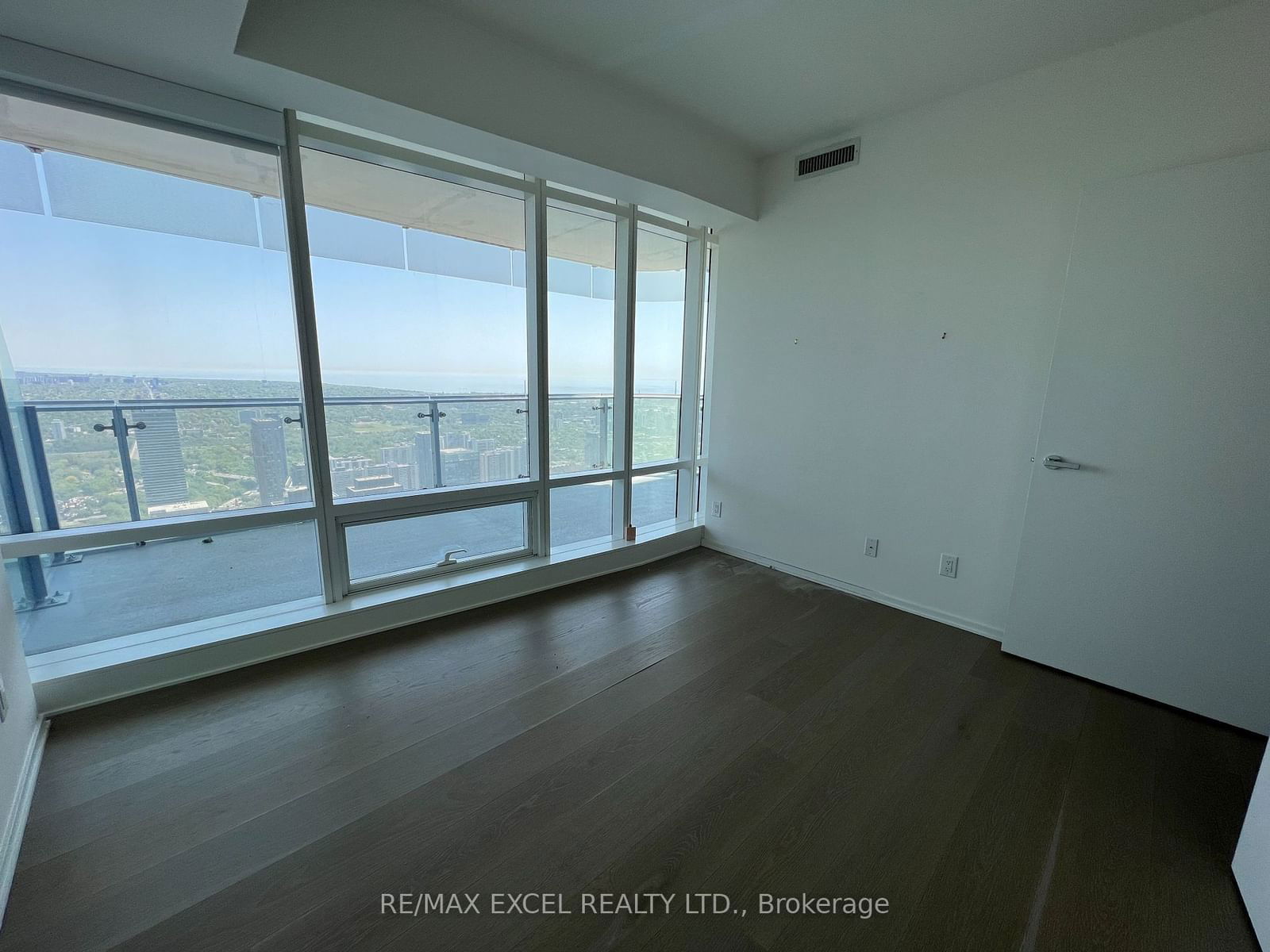 1 Bloor St E, unit 7102 for rent