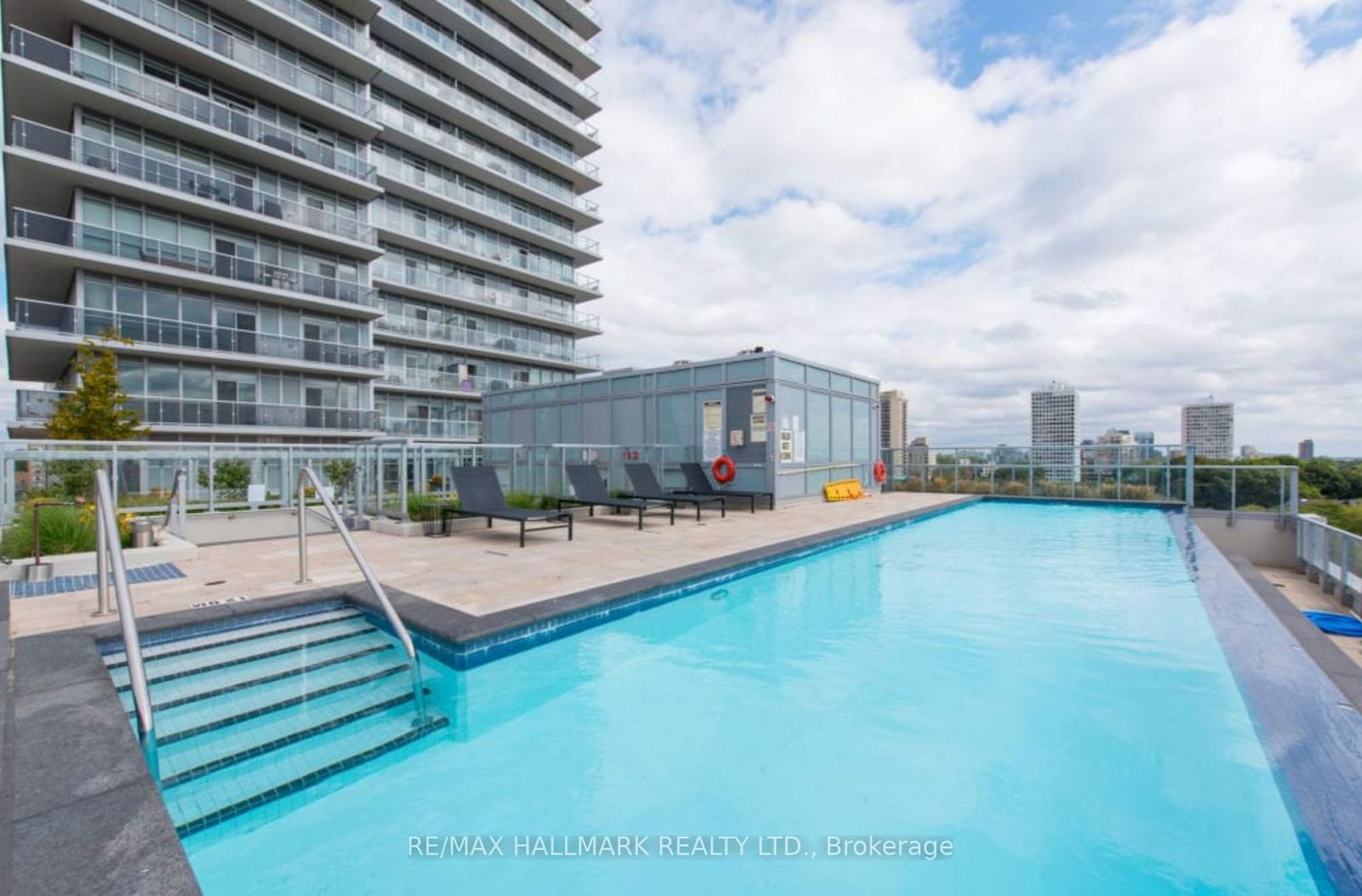 501 St Clair Ave W, unit 1811 for sale