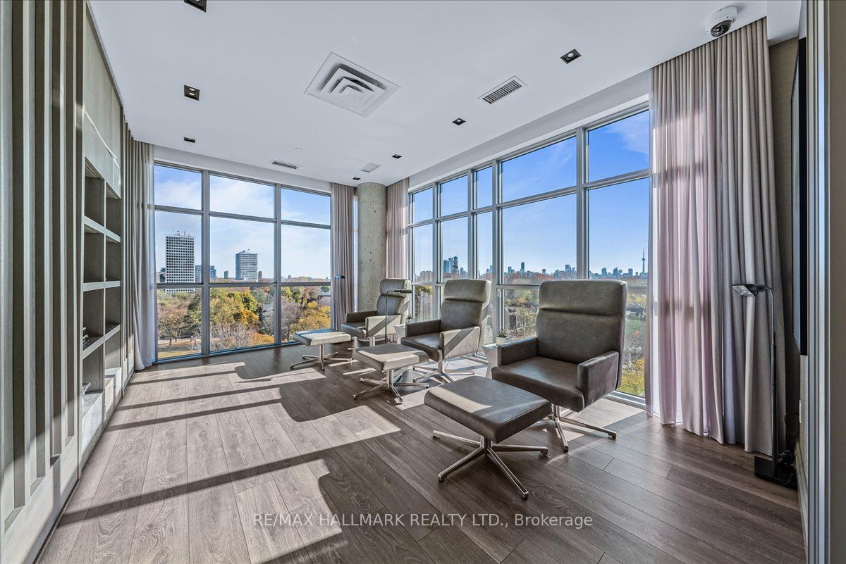 501 St Clair Ave W, unit 1811 for sale