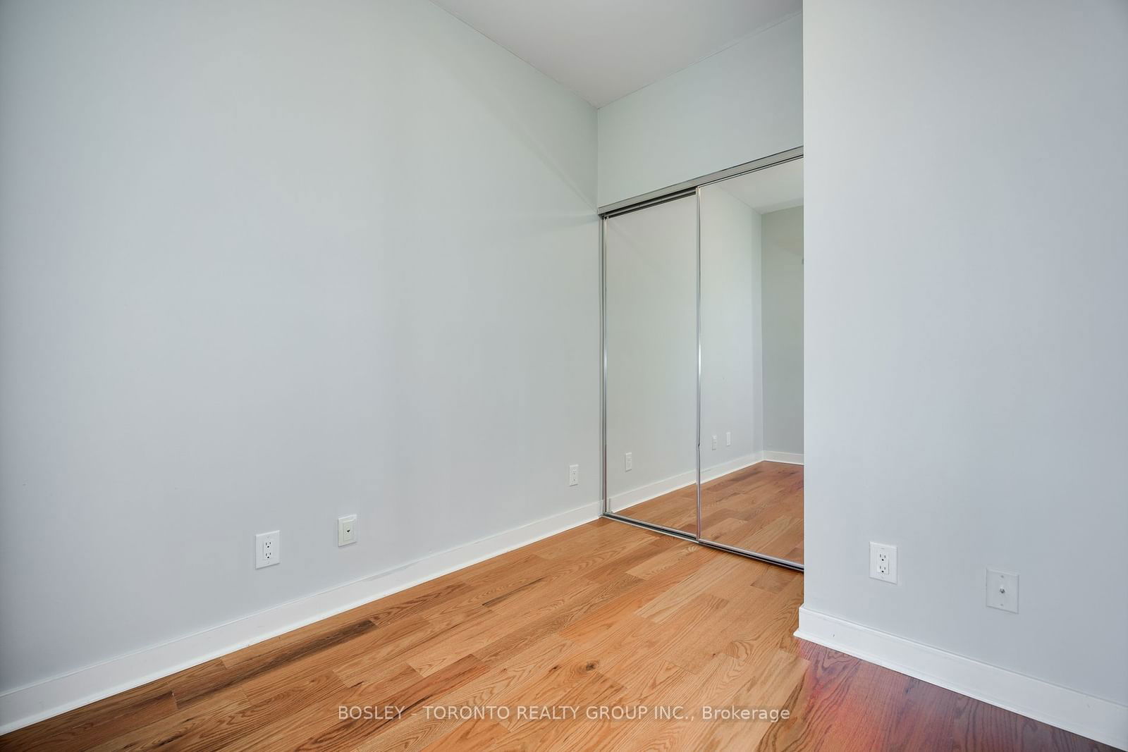 320 Richmond St E, unit 1315 for rent