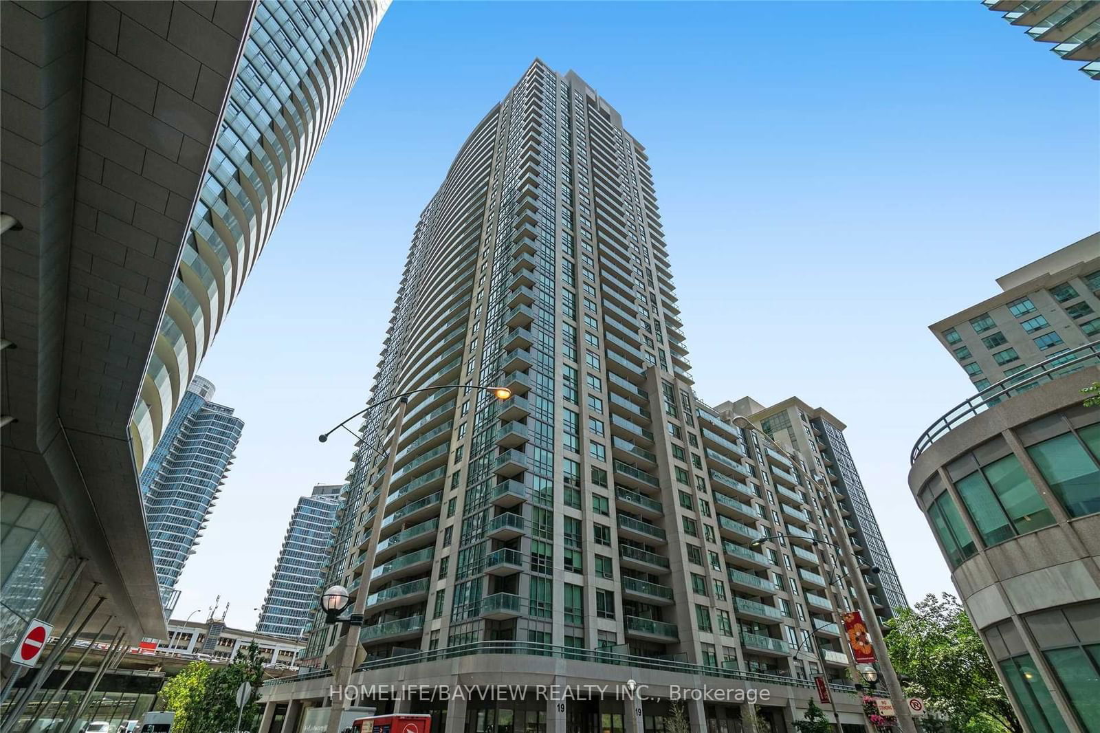 19 Grand Trunk Cres, unit 2707 for rent