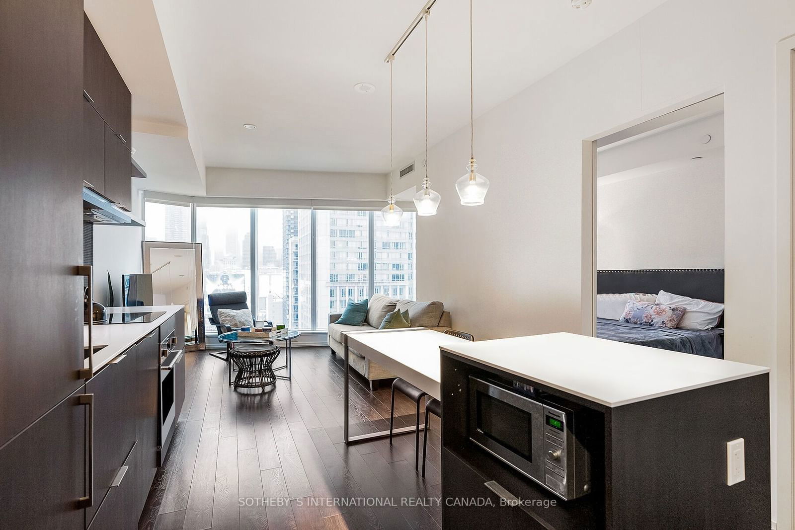 197 Yonge St, unit 1414 for sale