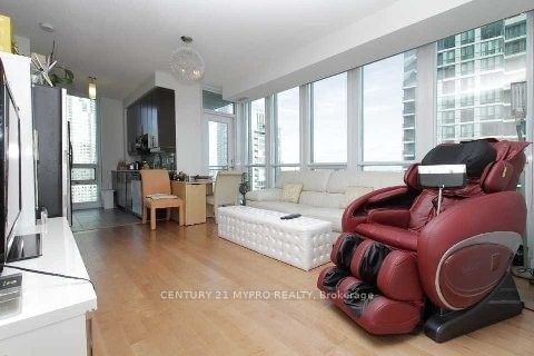 18 Harbour St, unit 3105 for rent