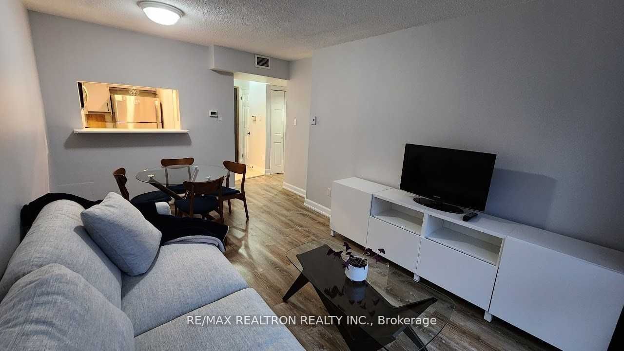 7 Broadway Ave, unit 211 for rent