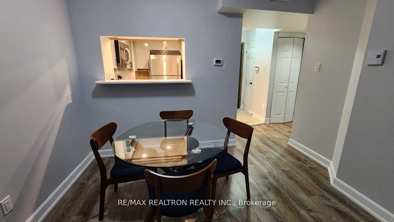 7 Broadway Ave, unit 211 for rent