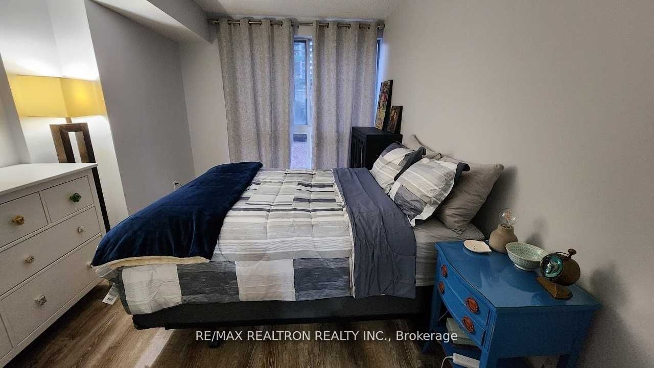 7 Broadway Ave, unit 211 for rent