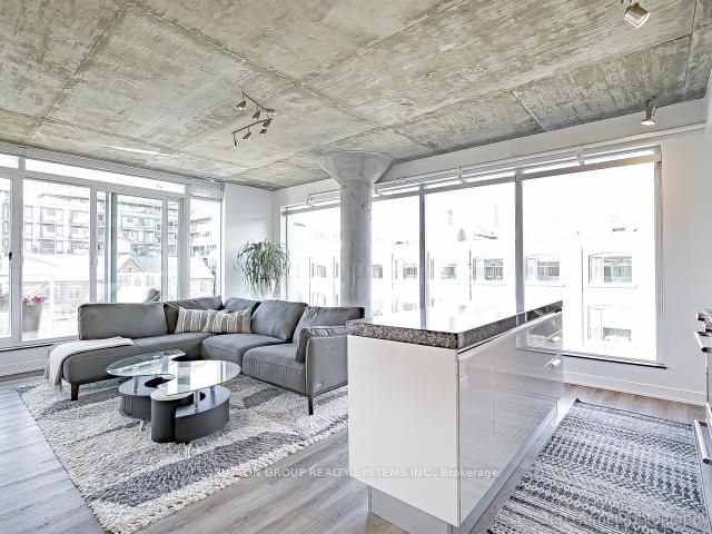 75 Portland St, unit 606 for rent