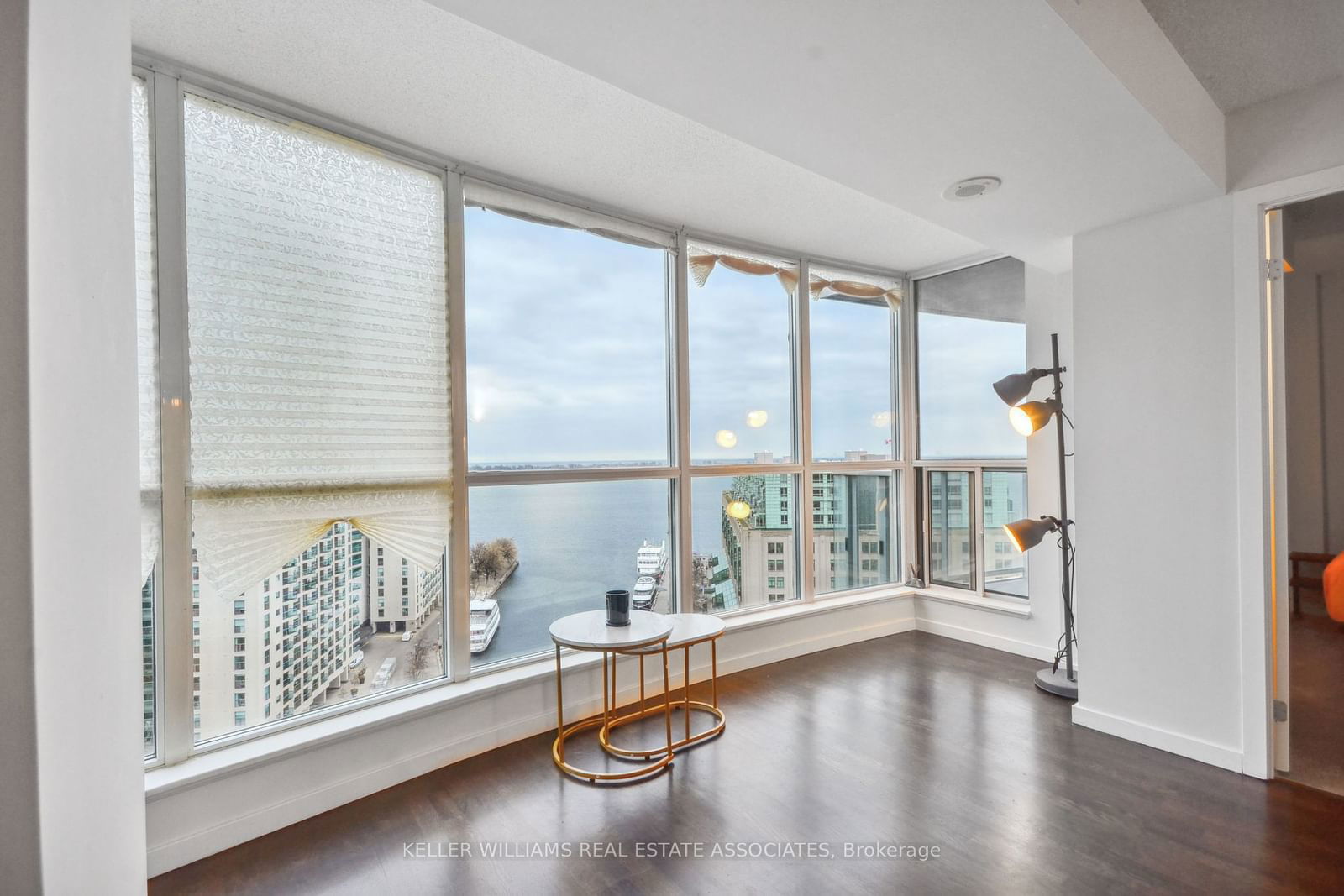 8 York St, unit 1706 for rent