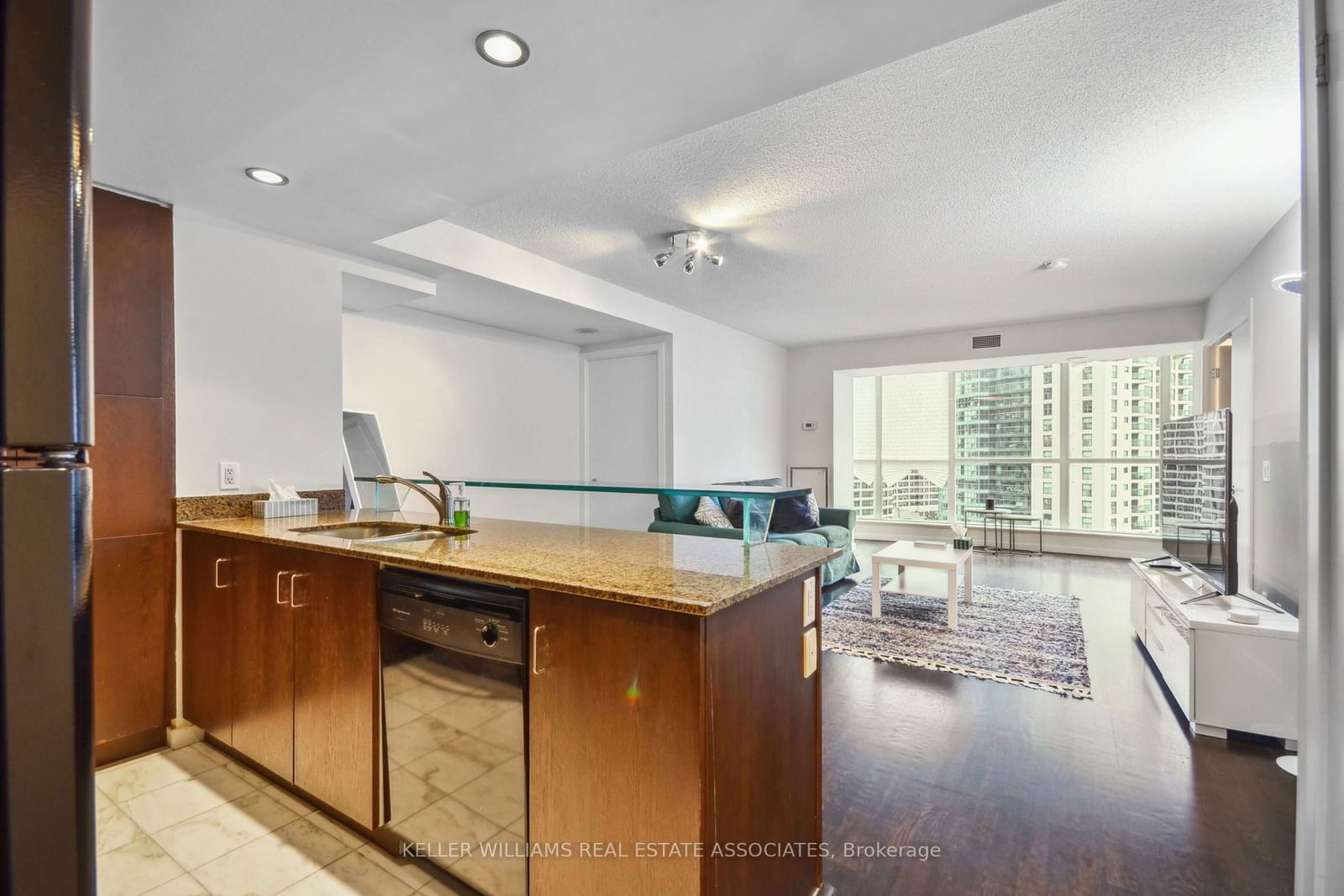 8 York St, unit 1706 for rent