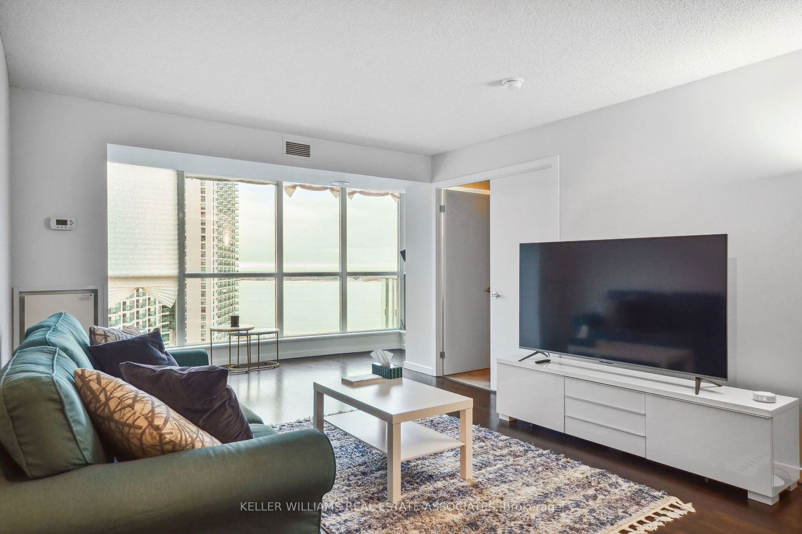 8 York St, unit 1706 for rent