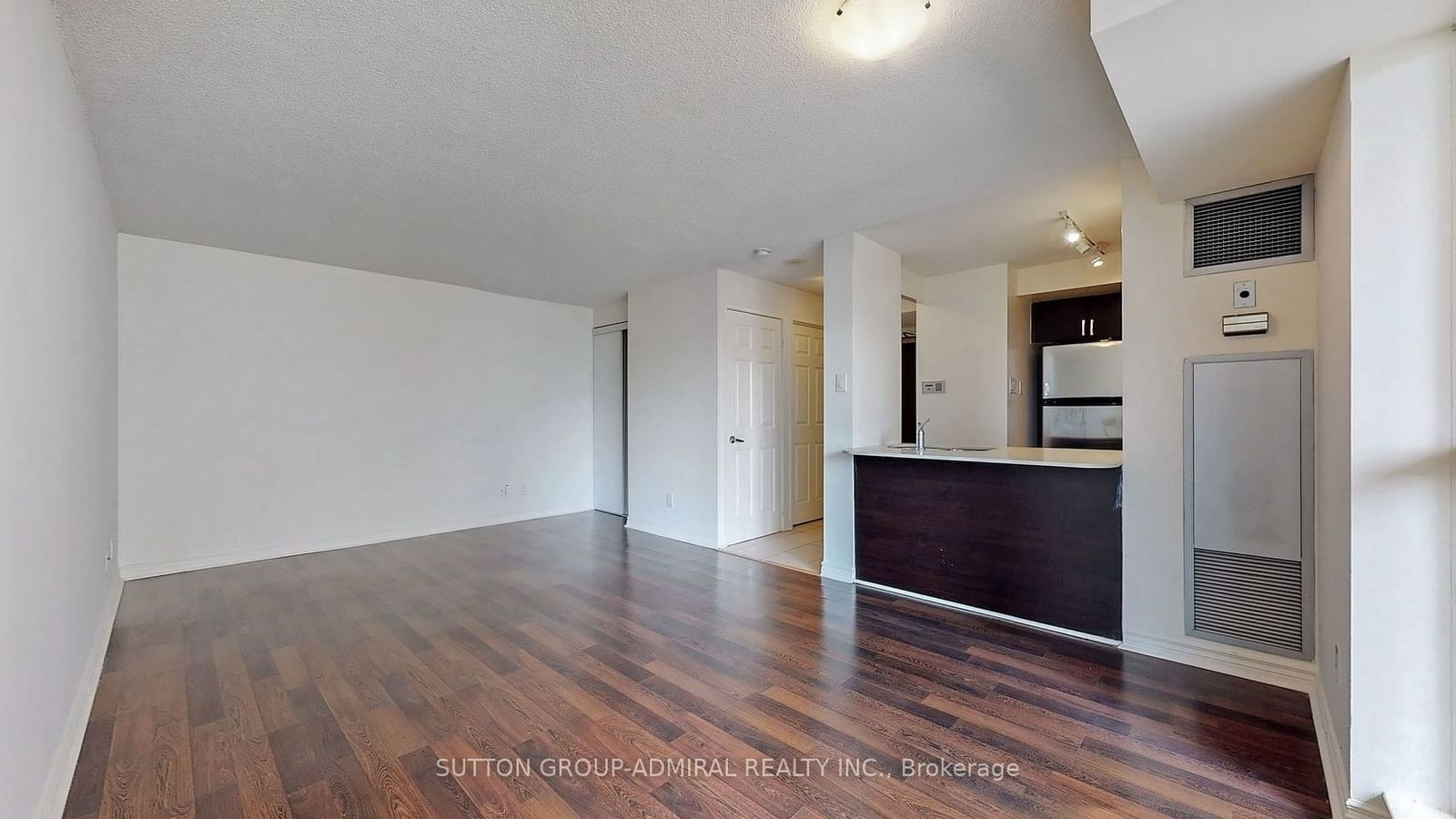 736 Bay St, unit 3007 for rent