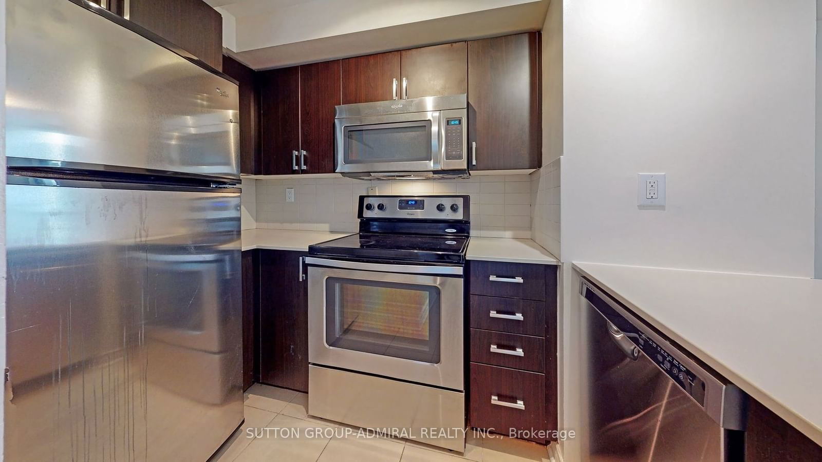 736 Bay St, unit 3007 for rent