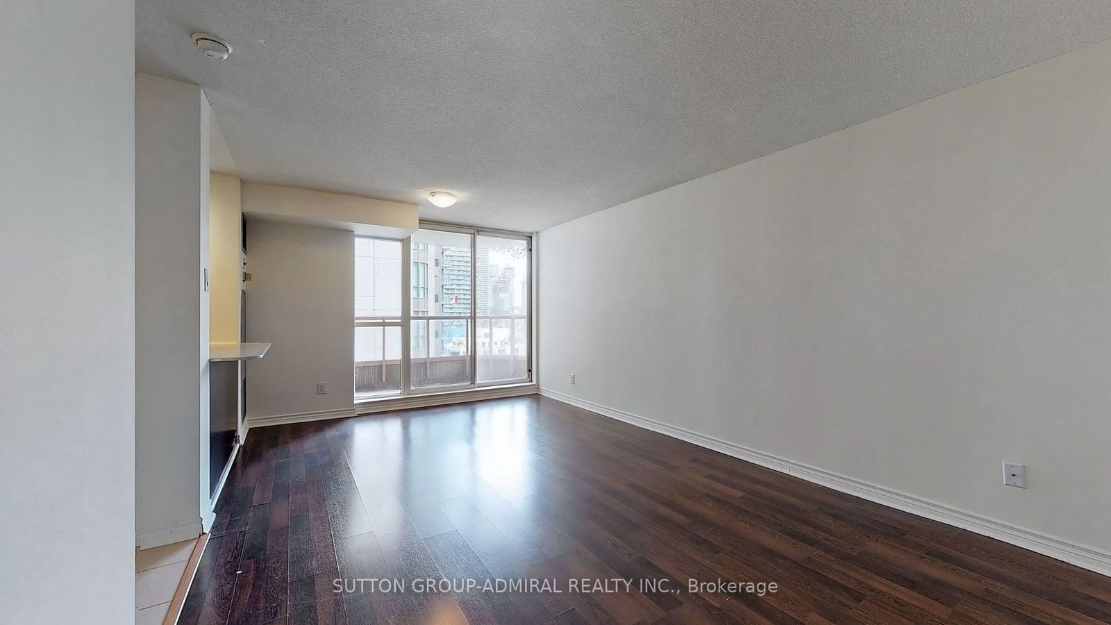 736 Bay St, unit 3007 for rent