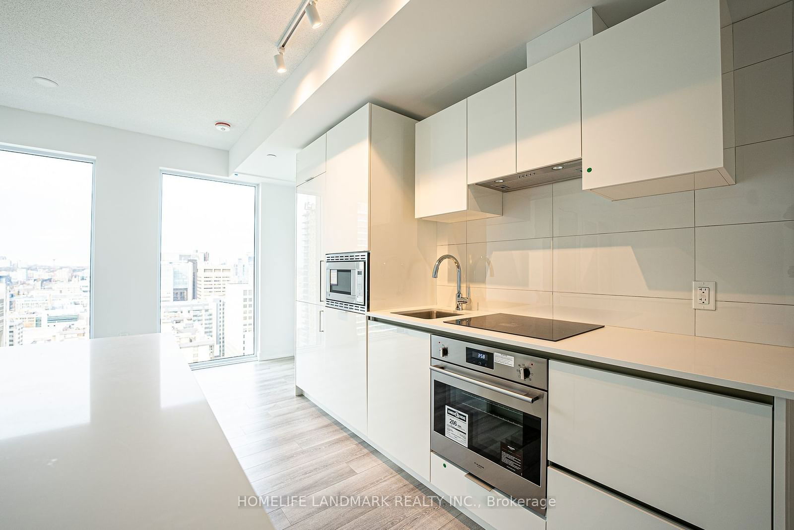 238 Simcoe St, unit 2509 for rent