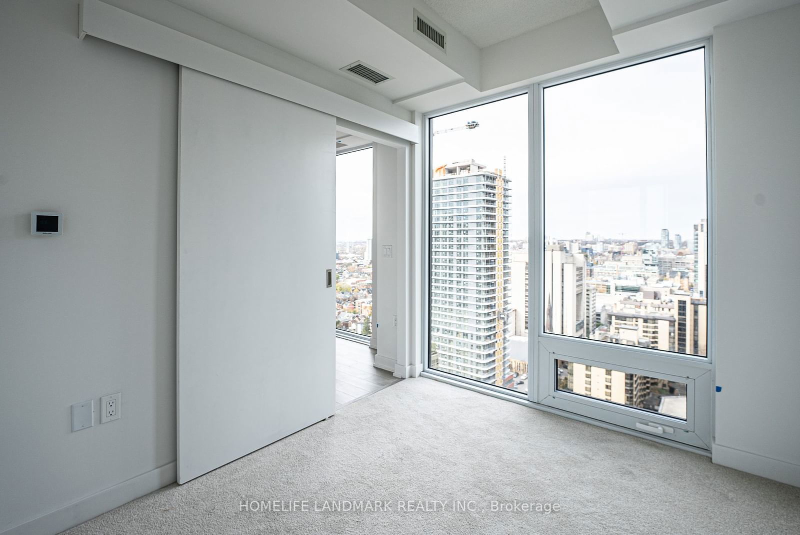 238 Simcoe St, unit 2509 for rent