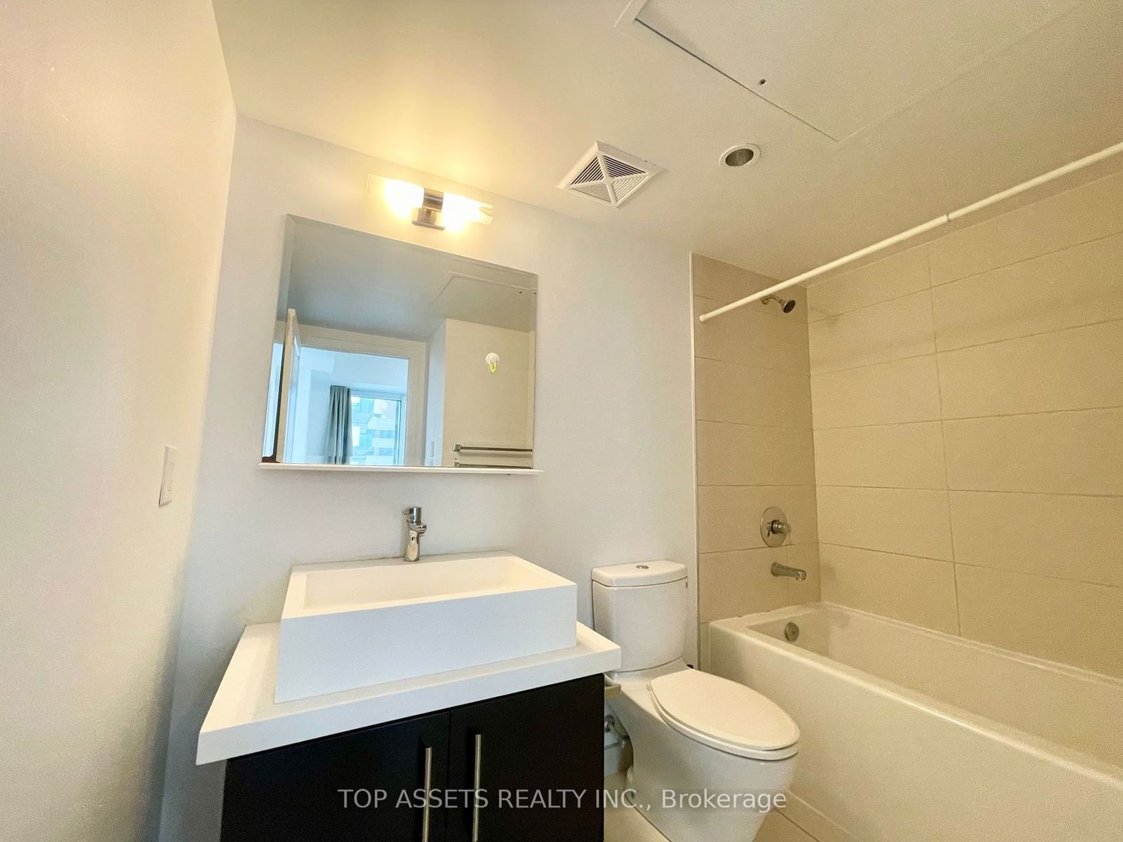 65 St Mary St, unit 1202 for rent