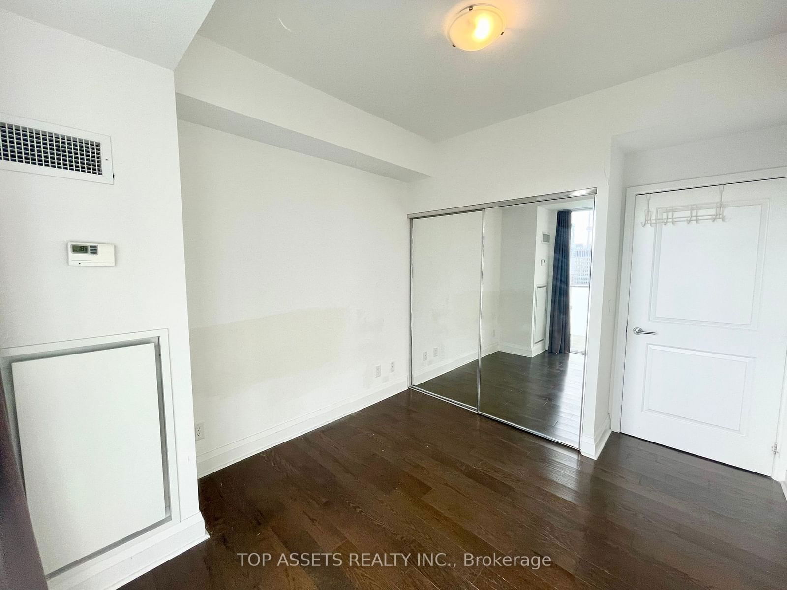 65 St Mary St, unit 1202 for rent